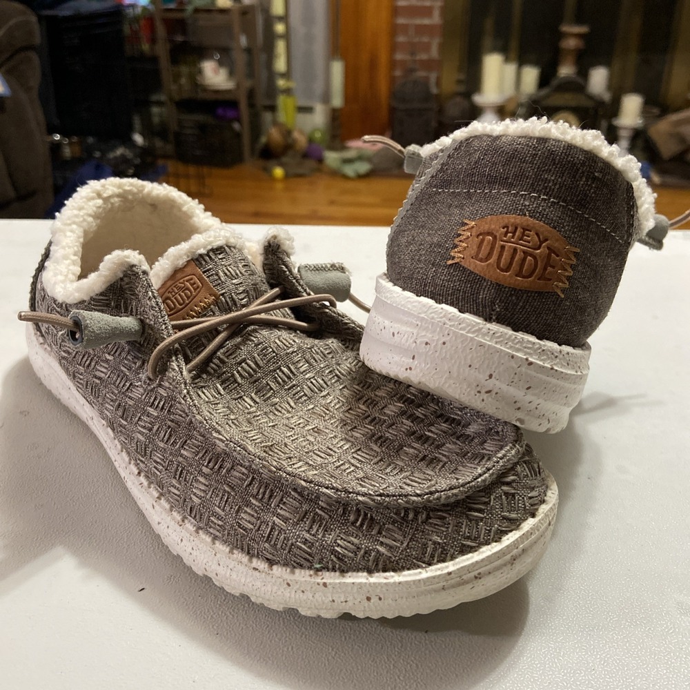 Hey Dude Women's Wendy Warmth called  Brown Shoes Size 7 👟